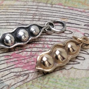 Three Peas in a Pod Charms - C961, 2 Styles